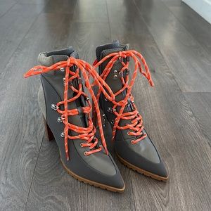 Never worn Steve Madden grey Bootie